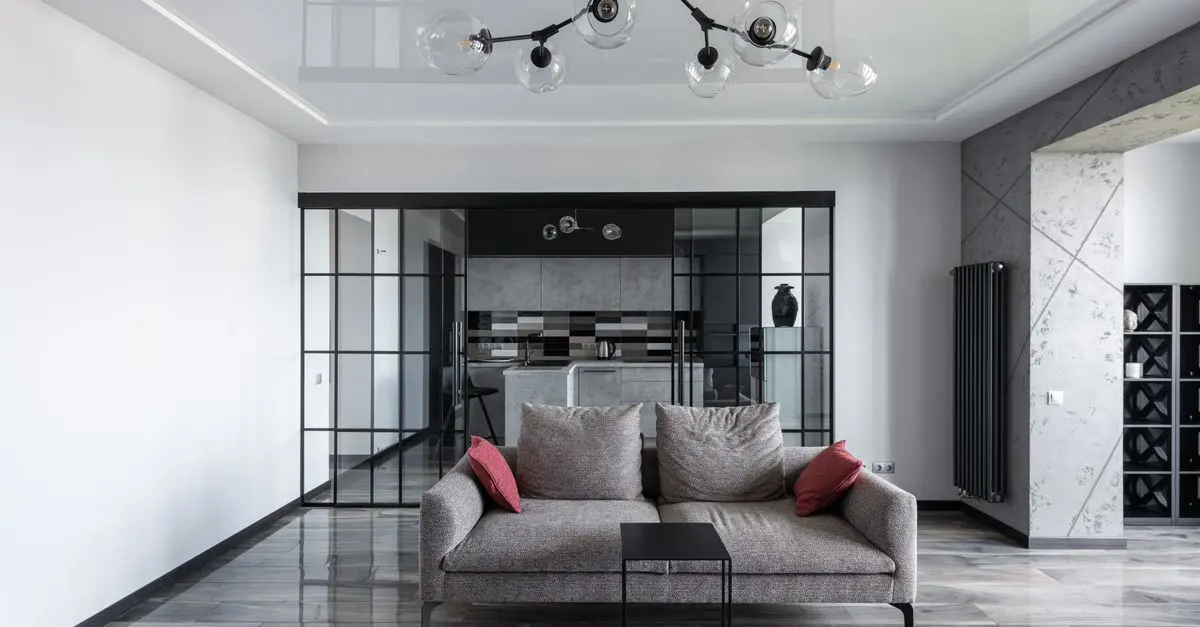 Comparaison : Lampadaire vs lampe de table