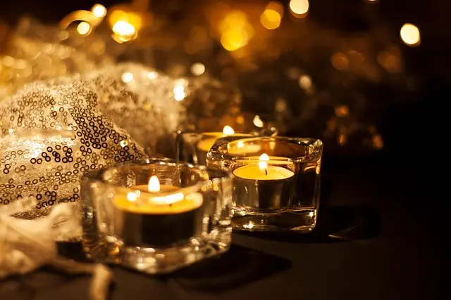 Éclairage d'ambiance : 5 astuces pour un salon chaleureux