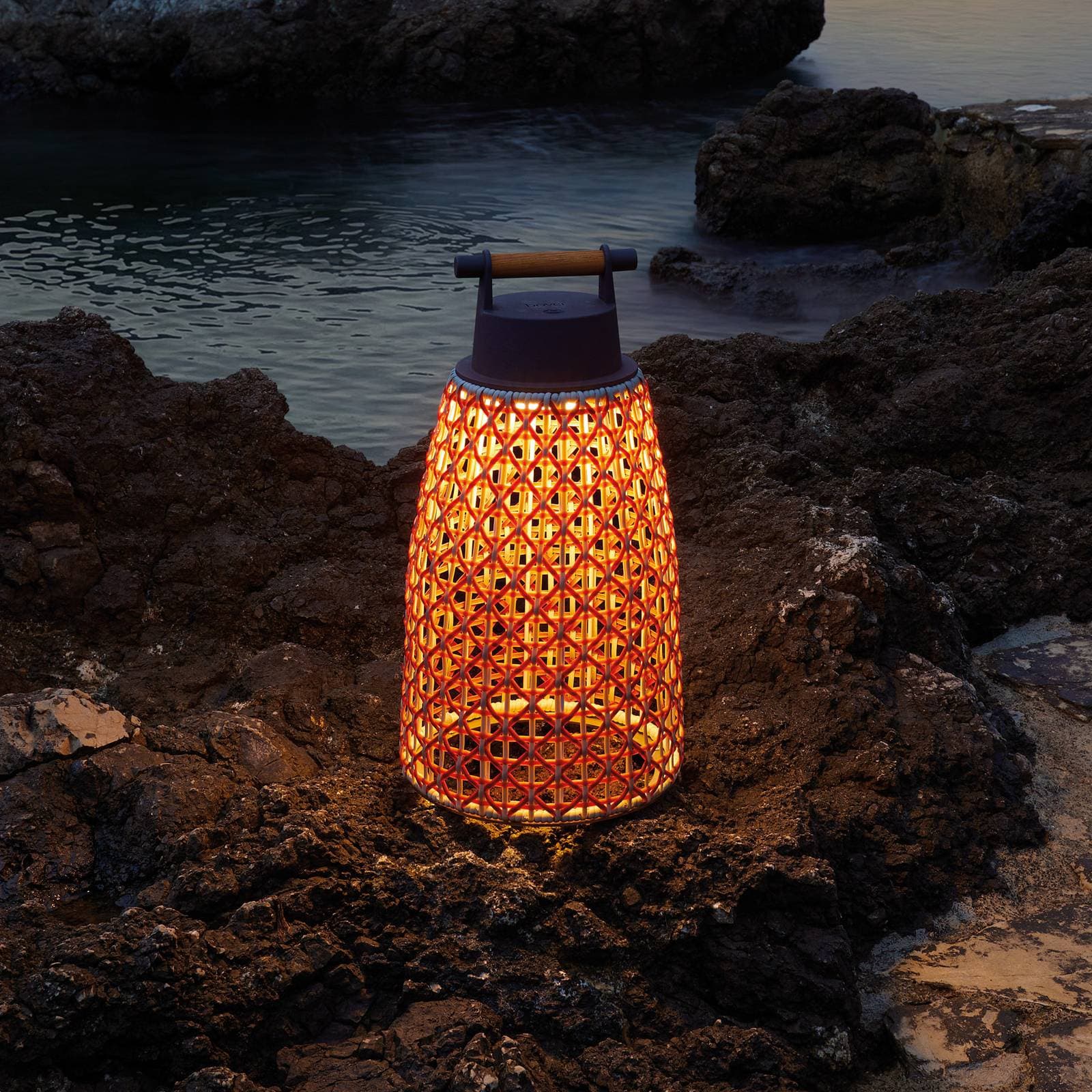 Bover Nans M/41/R Lampe à poser rechargeable pour l'extérieur, rouge