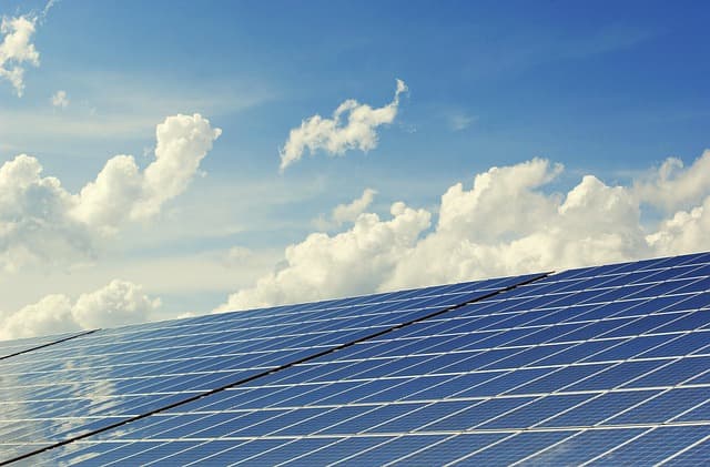 Éclairage solaire : une solution esthétique et éco-friendly